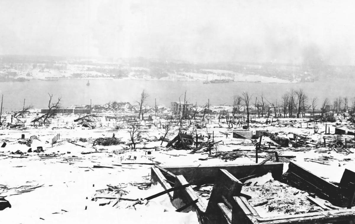 Halifax | Silovita eksplozija, ki je sledila trku dveh ladij, je s tlemi zravnala velik del Halifaxa, največjega mesta kanadske province Nove Škotske. | Foto Wikimedia Commons