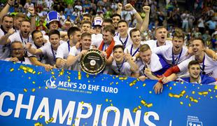 Zgodovinski dan v Celju. Slovenski upi so evropski rokometni prvaki!