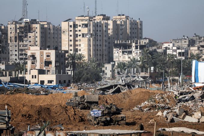 Biden bo v kampanji poudarjal predvsem svoje gospodarske uspehe, velika težava pa utegne zanj postati vojna v Gazi. Odnos Bidnove administracije do izraelske politike bi lahko številne mlade volivce odvrnil od Bidna. | Foto: Reuters