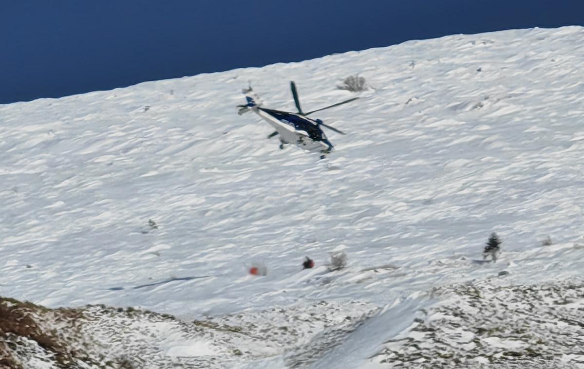 Krn | Pokojnega so s helikopterjem letalske policijske enote prepeljali v Tolmin.  | Foto PU Nova Gorica
