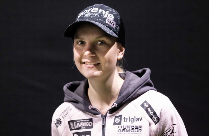 Ema Klinec se je veselila naslova državne prvakinje, zmagala pa je tudi na mešani ekipni tekmi. | Foto: Vid Ponikvar