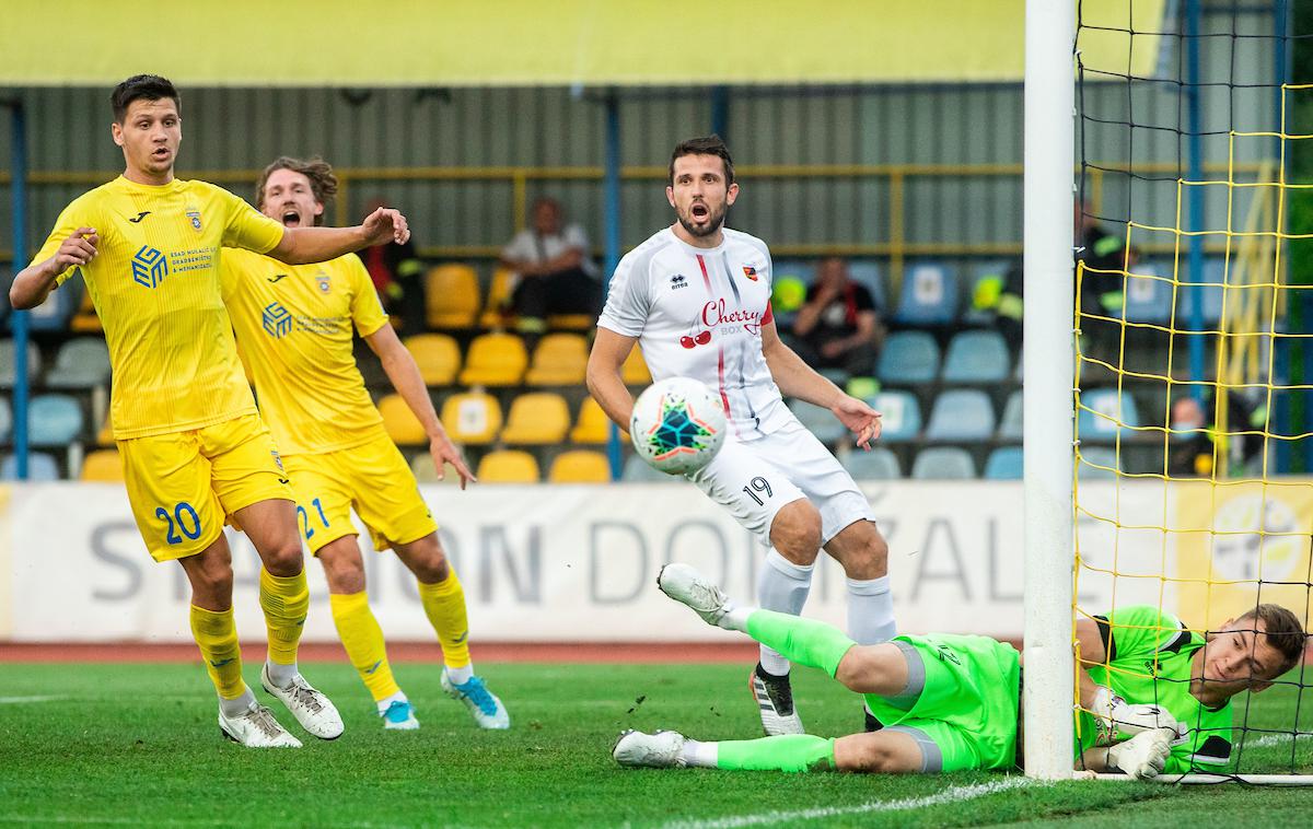NK Domžale, NK Tabor Sežana | Senijad Ibričić je vnovič dokazal, da je mojster nogometne igre. | Foto Vid Ponikvar/Sportida