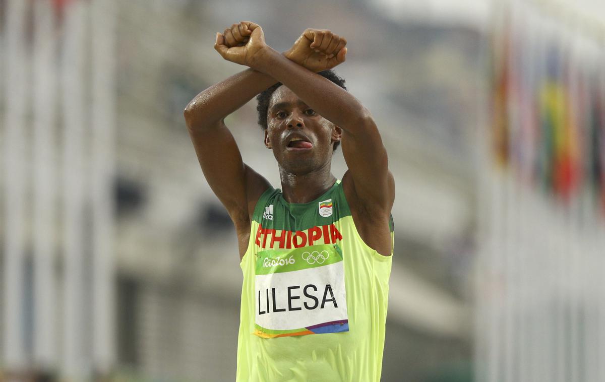 Feyisa Lilesa | Foto Reuters