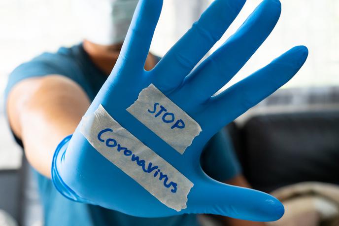 koronavirus | Slovenska Facebook skupina z imenom "Korona Corona Virus Slovenija Koronavirus" ima danes že več kot 40 tisoč članov. Administratorji in moderatorji se sicer zelo trudijo sproti odstranjevati lažne ali nepreverjene novice.  | Foto Getty Images