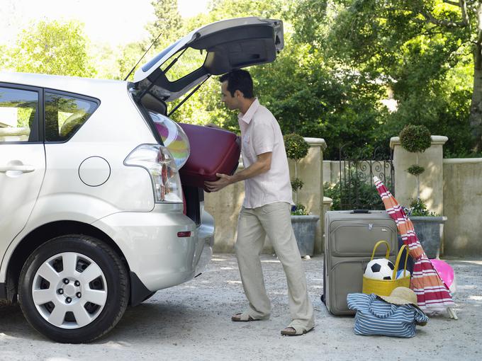 Z nekaj preprostimi triki vas letos pakiranje v avto ne bo spravilo ob pamet. | Foto: Thinkstock