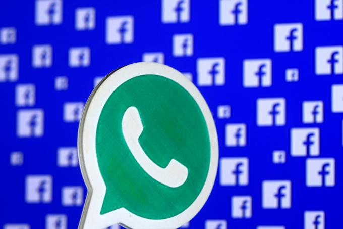 Facebook zagotavlja, da ne prisluškuje telefonskim klicem svojih uporabnikov. Kaj pa pogovorom s soljudmi, ki so v istem prostoru? | Foto: Reuters