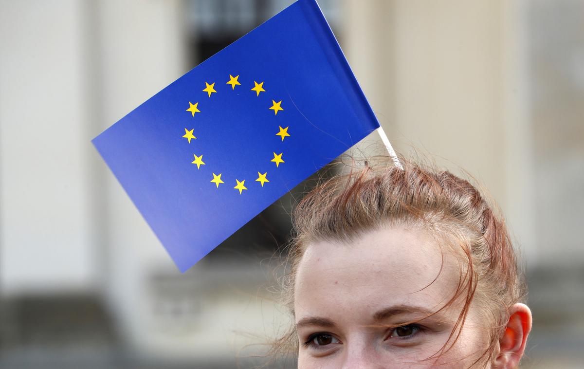 Evropska unija | Po volitvah 2019 bo treba unioniste prepričati, da za njihovo utopijo vedno tesnejše Unije niso dovolj interesi, ampak mora imeti smisel. Nacionaliste bo treba prepričati, da nacionalno samobitnost evropskih narodov lažje branijo in ohranjajo, če so povezni v skupnost kulturno podobnih držav. To je tisti center, ki mora v Evropi po 2019 zdržati. | Foto Reuters