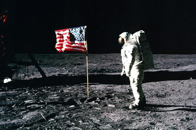 Ameriški astronavt Buzz Aldrin, drugi človek, ki je hodil po Luni, 20. julija 1969. | Foto: Reuters