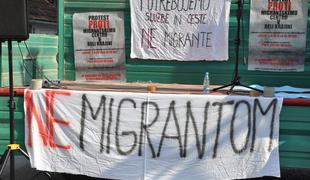V Metliki protestirali proti postavitvi migrantskih centrov