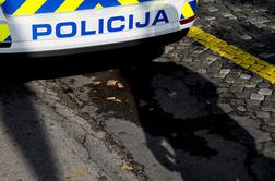 Prometna nesreča pri Črni na Koroškem zaradi izgube oblasti nad vozilom