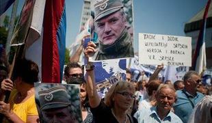 V Republiki srbski nič novega: Mladić je heroj, Tadić izdajalec