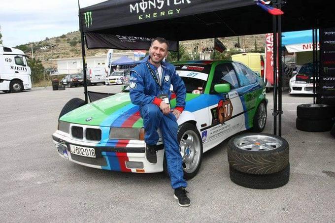 Slovenski avtomobilski drifter Uroš Berdajs v Maratonu v Grčiji, kjer je s svojim BMW E36 compact sodeloval na finalu Gymkhana Grid.  | Foto: osebni arhiv Uroš Berdajs