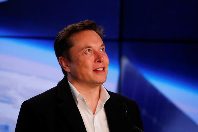 "V zadnjem letu sem se postaral za pet let," je včeraj na predstavitvi novega modela Y priznal Elon Musk. Vodenje dveh velikih družb Tesle in Space X je v zadnjih letih utrudilo Američana, ki včeraj na razkritju ni bil tako suveren kot nekoč. Za njim so utrujajoče bitke z investitorji, proizvodnimi nočnimi morami, varčevanjem, napovedmi odpuščanj ... | Foto: Reuters