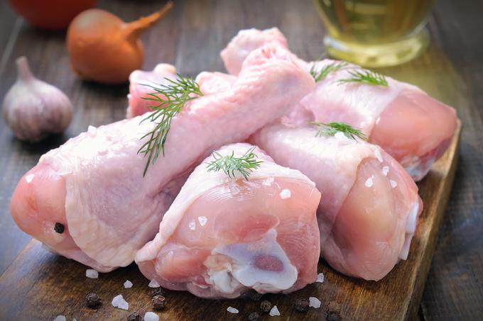 Sveže piščančje meso mora biti rožnate barve. | Foto: Thinkstock