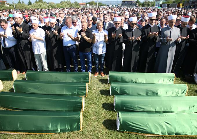 Pokop v Prijedoru | Foto: Reuters