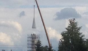 Minaret ljubljanske džamije dobil vrh (foto)