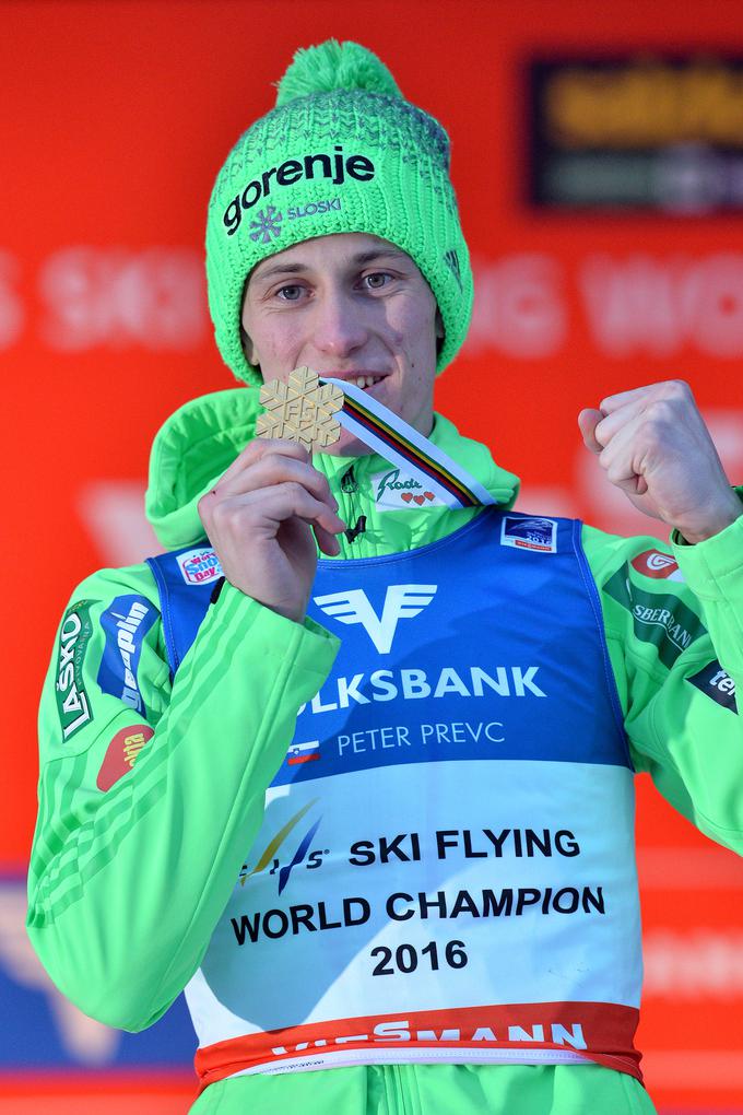 Peter Prevc se je leta 2016 takole veselil naslova svetovnega prvaka. | Foto: Guliverimage/Vladimir Fedorenko