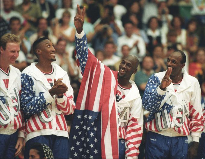 Leta 1992 sta Pippen in Jordan z ZDA osvojila nepozabno zlato medaljo na olimpijskih igrah v Barceloni. | Foto: Reuters