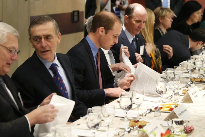 Grosvenor (drugi z leve) je bil tesen prijatelj britanske kraljeve družine. | Foto: Reuters