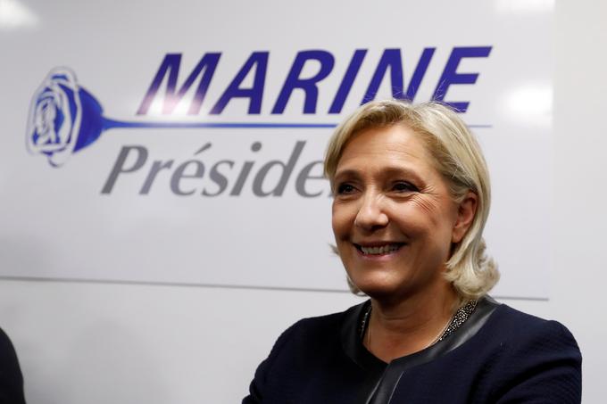 Kaj se bo zgodilo, če bo Marine Le Pen anketam navkljub 7. maja zmagala? Glede na to, da zagovarja izstop Francije iz evroobmočja in napoveduje razpis referenduma o izstopu Francije iz EU, se bodo politična razmerja v Evropi zelo spremenila. Ker Marine zagovarja odpravo sankcij proti Rusiji, se bodo v Kremlju razveselili, če ji bo uspel vstop v Elizejsko palačo. | Foto: Reuters