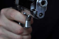 Aretirali 22 preprodajalcev strelnega orožja