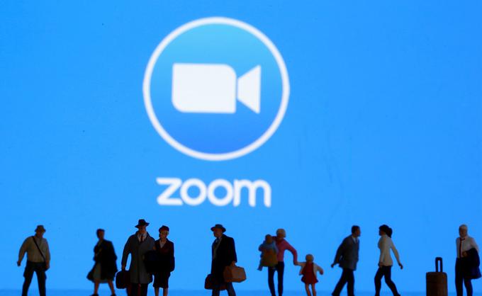 Zoom je trenutno najbolj priljubljena oziroma največkrat prenesena brezplačna aplikacija na številnih platformah, med drugim tudi na pametnih telefonih iPhone in tistih z operacijskim sistemom Android. | Foto: Reuters
