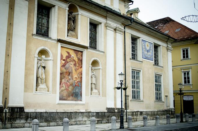 Stolnica sv. Nikolaja, poškodovana freska | Foto: Ana Kovač