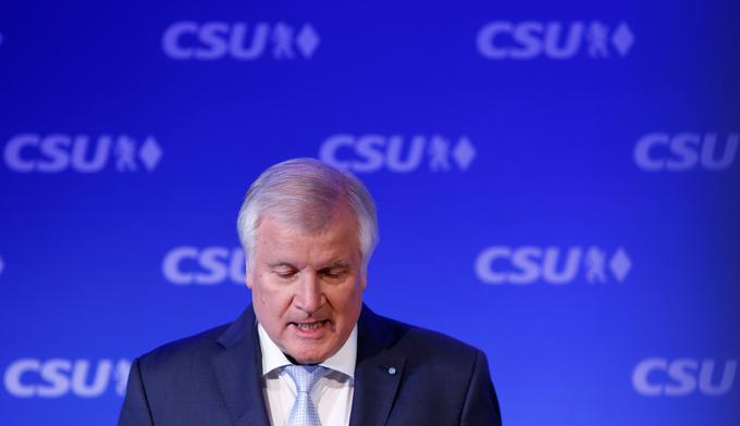 Bavarski ministrski predsednik in vodja CSU Horst Seehofer je na Bavarskem pričakoval okoli 45 odstotkov glasov. Ni mu uspelo, njegov izplen je bil 38 odstotkov, kar pa je še vedno boljše od CDU. | Foto: Reuters