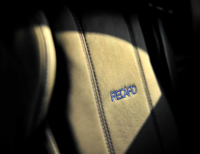 Usnjeni Recarovi sedeži so v focusa vgrajeni serijsko. Iz uporabniškega vidika so odlični, saj zagotavljajo tako dober stranski oprijem kot tudi udobje za vse potnike. | Foto: Gregor Pavšič