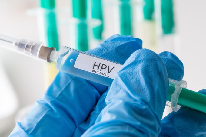 "Nekatere vrste raka, na primer rake, povezane z okužbo z virusi HPV, je mogoče preprečiti s cepljenjem." | Foto: Getty Images