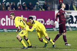 Borussia Dortmund na ključni tekmi brez še dveh vezistov, Napoli s Hamšikom?