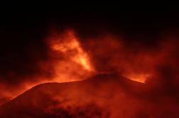 Na Siciliji izbruhnila Etna, na severu Italije uničujoče neurje