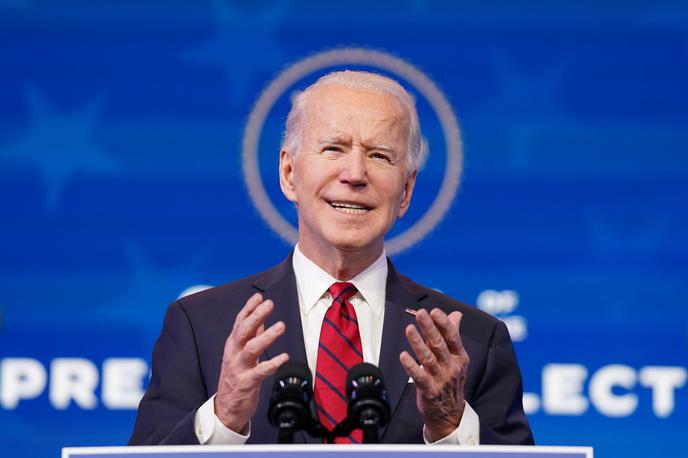Joe Biden | Predsednik Joe Biden je po prisegi podpisal prvih 17 izvršnih ukazov, odlokov in razglasov. | Foto Reuters
