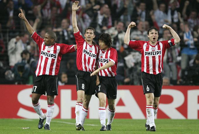 Jefferson Farfan, Philippe Cocu, Park Ji-Sung in Mark van Bommel so v sezoni 2004/05 blesteli. | Foto: Reuters