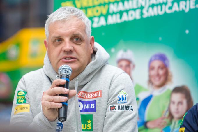 Denis Šteharnik iz Val Senalesa sporoča, kako stanje kolena Mete Hrovat ni dobro. | Foto: Sportida