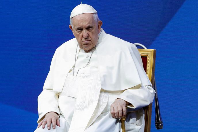 Papež Frančišek | Po novem bo papeška komisija pripravila triletni finančni načrt in ga predložila neposredno v odobritev papežu. | Foto Reuters