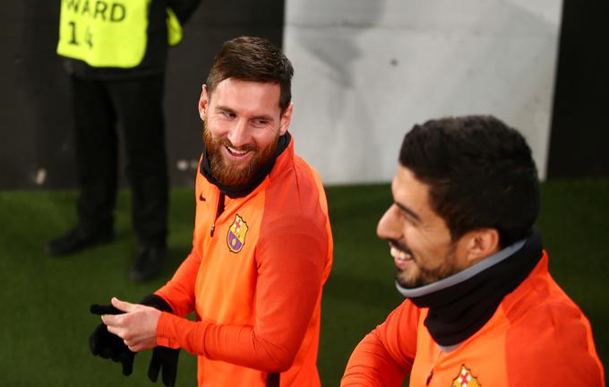 Lionel Messi in Luis Suarez se bosta pomerila s tekmecem iz Londona. | Foto: Reuters
