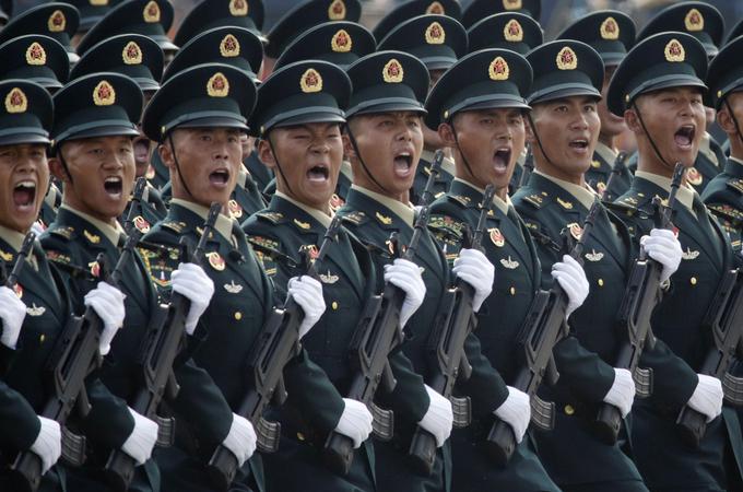 Pričakovati je, da bo Kitajska začela krepiti svojo vojaško prisotnost v delih sveta, kjer je do zdaj zastopala svoje interese, ni pa še posegla po vojaški sili. | Foto: Reuters