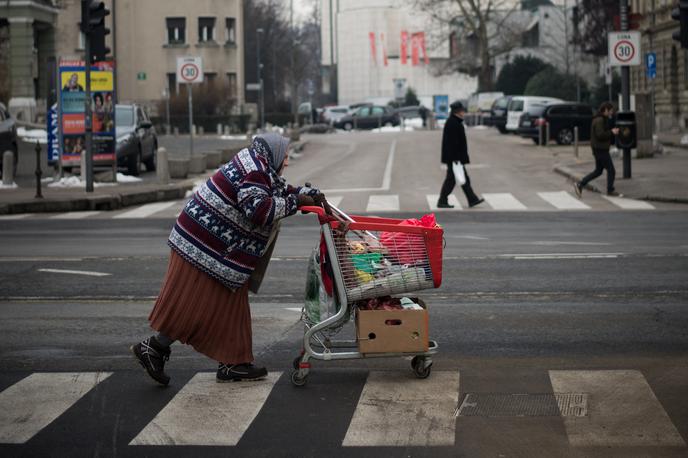 Revščina | Kdaj ste nazadnje pomagali neznancu? | Foto Matej Leskovšek