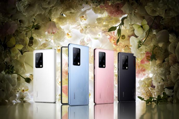 Huawei Mate X2 | Pri Huaweiu so prepričani, da so pri pregibnem telefonu Mate X2 izpopolnili tudi eno od do zdaj najšibkejših toč takšnih telefonov - tečaje.