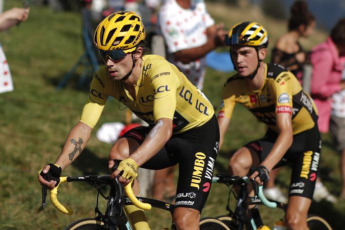 Primož Roglič | Tudi letos naj bi v boju za rumeno majico ekipa imela načrte s tremi kolesarji, poleg Rogliča še s Tomom Dumoulinom in Stevenom Kruijswijkom. | Foto Reuters
