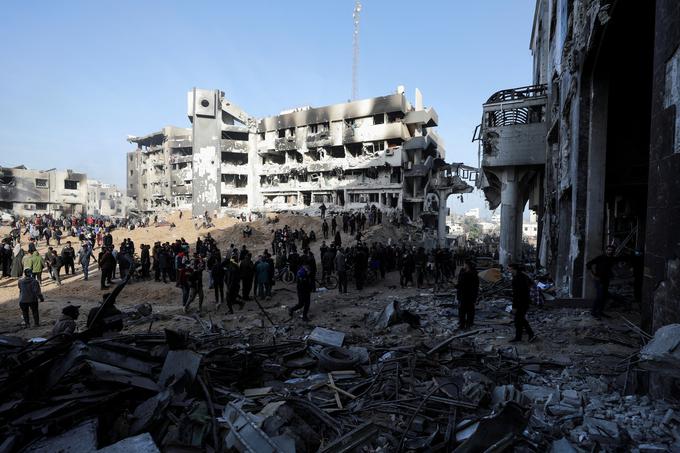 Bolnišnica Al Šifa v Gazi po izraelskih napadih. | Foto: Guliverimage