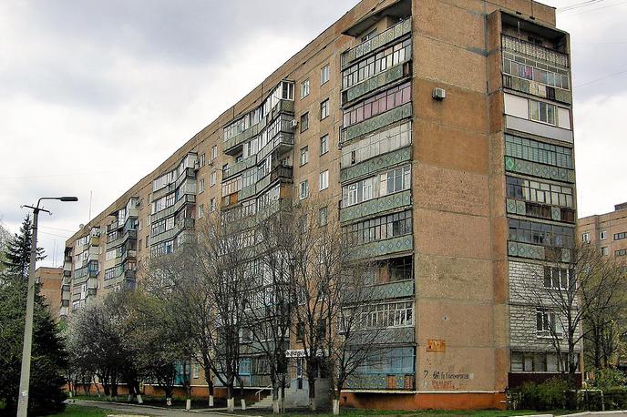 Kramatorsk | V stanovanju številka 85 v bloku v ukrajinskem Kramatorsku so bili prebivalci kar devet let izpostavljeni smrtonosnemu radioaktivnemu sevanju. | Foto Wikimedia Commons