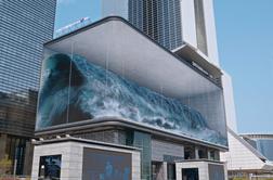 Spektakularen prizor: sredi Seula pljuska največji virtualni val na svetu #video