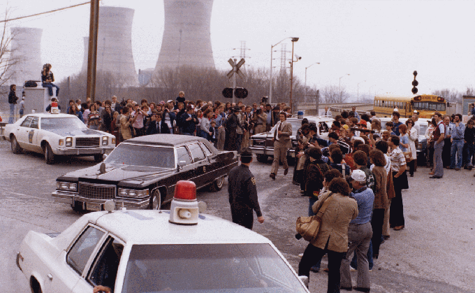 Otok treh milj so v dneh po incidentu v jedrski elektrarni preplavili številni protestniki. 1. aprila 1979, torej samo štiri dni po dogodku, jih je prišel obiskat tudi takratni predsednik ZDA Jimmy Carter. | Foto: Thomas Hilmes/Wikimedia Commons