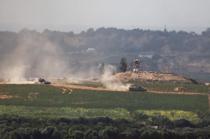 Ameriška televizija CNN je medtem na podlagi lastnih letalskih posnetkov poročala, da je izraelska vojska v spopadih v Gazi napredovala za približno tri kilometre. | Foto: Reuters