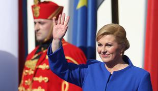 Hrvaška predsednica obožuje kontroverznega pevca Thompsona (video)