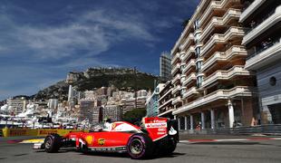 Razvpiti Ferrari v Monte Carlu samo statist
