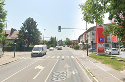 S slovenskih cest: to si je v križišču privoščil voznik #video