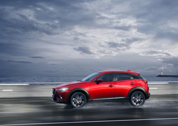 Voziti Mazdo pomeni občutiti ravnovesje energije, gre za perfekcijo vožnje. Inženirji Mazde so sledili cilju popolne povezanosti voznika z avtomobilom. To je avtomobil, v katerem vsak zavoj pomeni prizadevanje za popolnost. Vsak kilometer izžareva bit dežele, kjer popolnost pomeni navdih. Že stoletja je tako. | Foto: Mazda